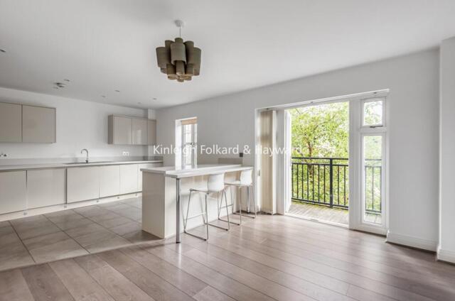 Linden Way, Southgate, 2 Bedroom Property