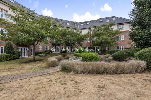 Linden Way, Southgate, 2 Bedroom Property