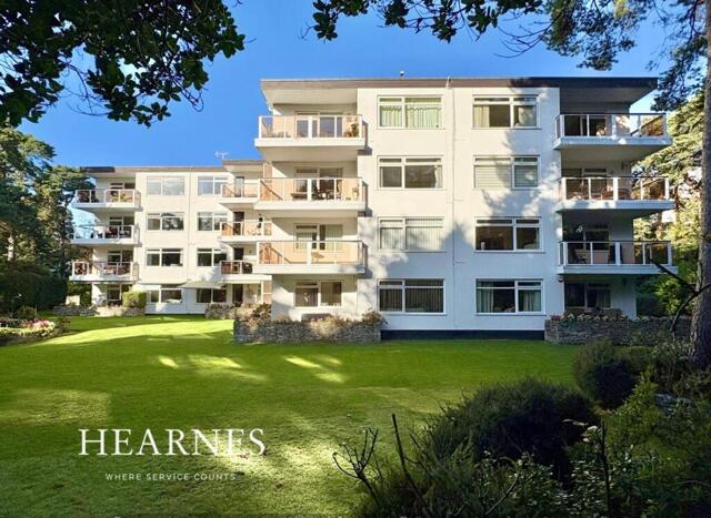 Martello Road South, Canford Cliffs, 3 Bedroom Apartment