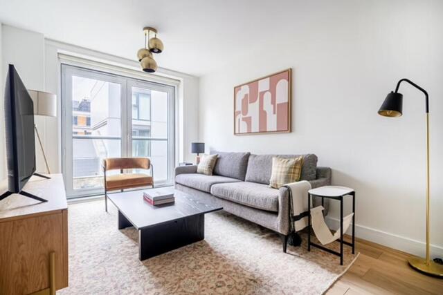 Leonard Street, London, 2 Bedroom Flat