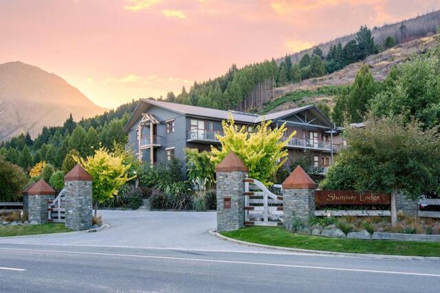 Arthurs Point Road, Queenstown, Shotover Lodge, Lodge