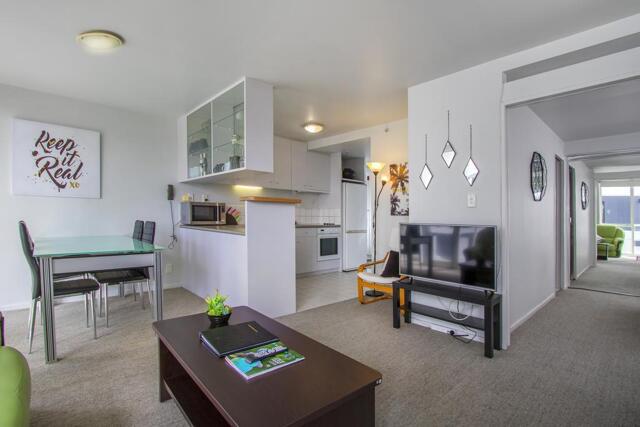 Whitaker Place, Auckland, Crown On Cintra