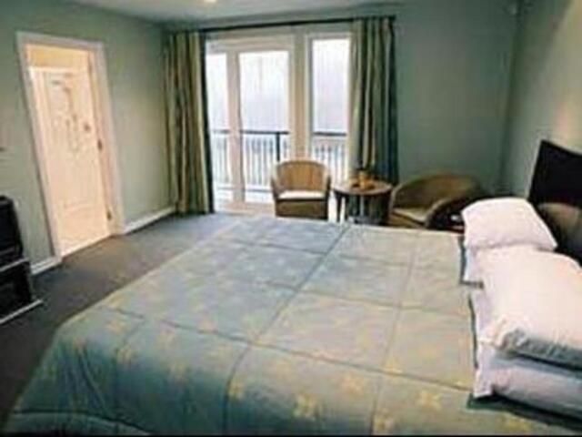 Clearwater Ave, Christchurch, Arcadia Estate, Guesthouse/bed