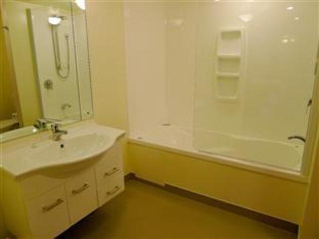 -  Mana Esplanade, Paremata, Wellington, Marina Motor Lodge