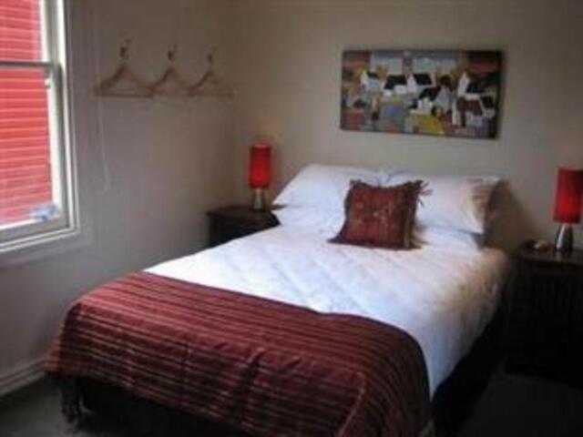 - Tonks Grove, Wellington, City Cottages, Serviced
