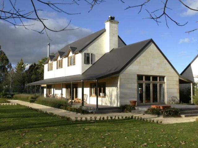 Methven Highway, Methven, Whitestone Cottages, Motel