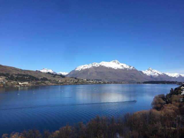 Perkins Road, Queenstown, De Lavender Lake