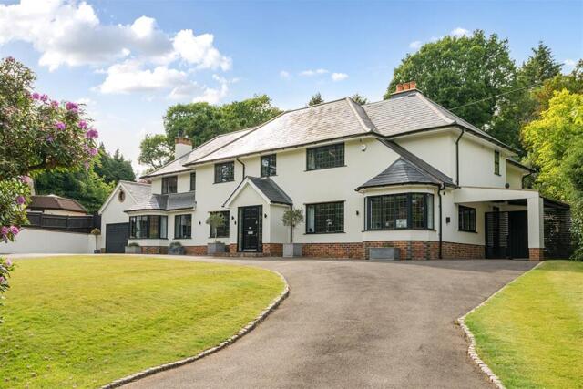 Bears Den, Kingswood, 6 Bedroom Detached