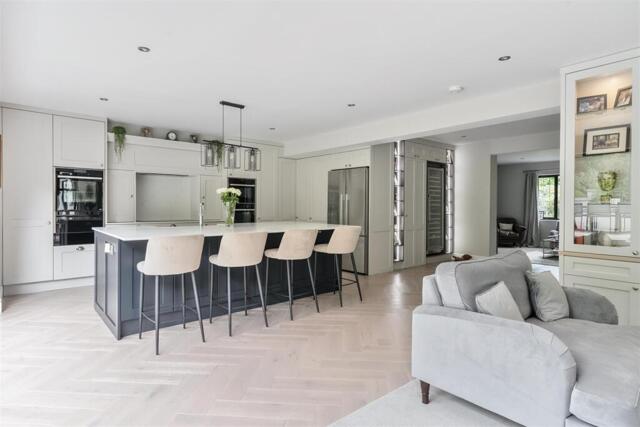 Bears Den, Kingswood, 6 Bedroom Detached