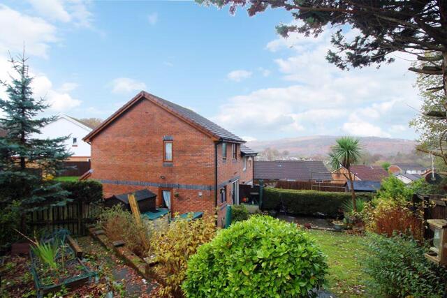 Cefn Close, Pontypridd, 3 Bedroom Semi-detached