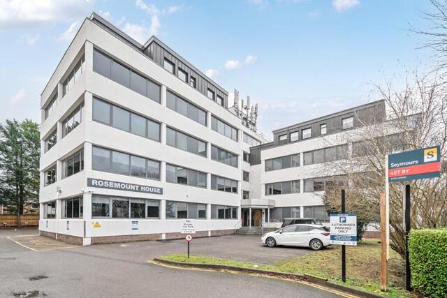 Rosemount Avenue, West Byfleet, 2 Bedroom Flat