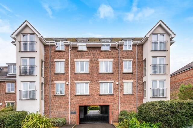 Gainsborough Court, Kingston Road, 2 Bedroom Flat