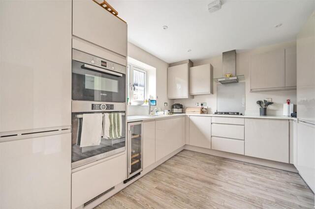 Brougham Lane, Pease Pottage, 4 Bedroom Detached