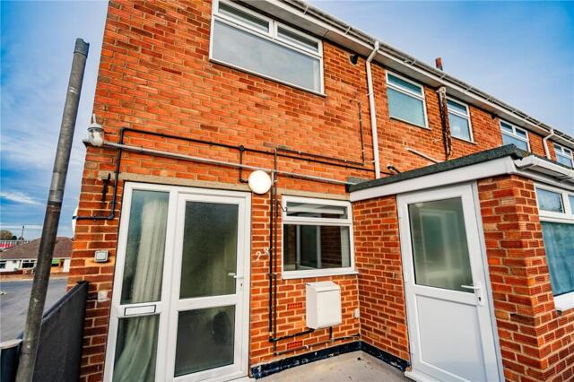 Scartho, Coniston Avenue, Grimsby, 3 Bedroom Apartment