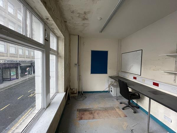 - Southgate, First Floor, Office To Lease