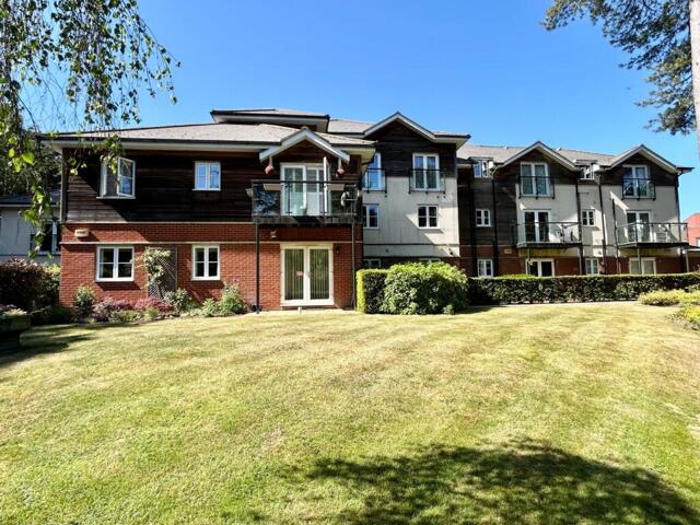 Lindsay Road, Branksome Park, 2 Bedroom Apartment