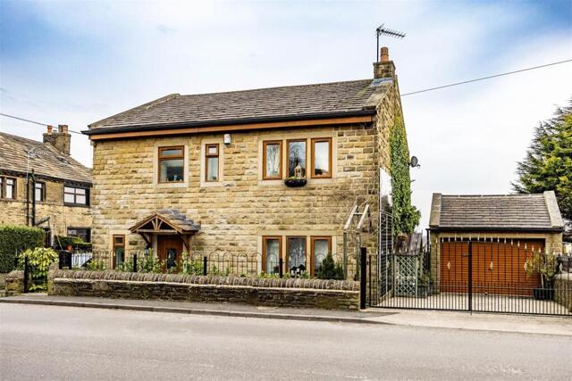 School Green, Thornton, 4 Bedroom Detached