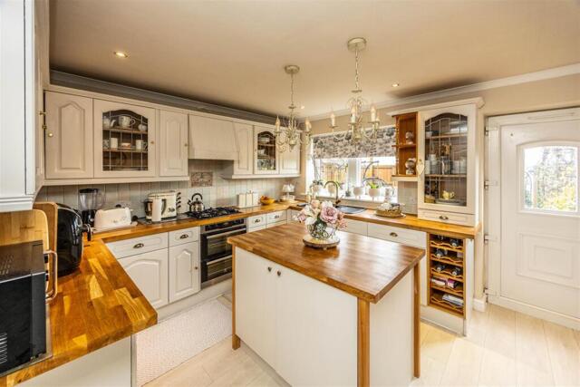 School Green, Thornton, 4 Bedroom Detached
