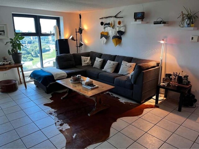 Ottawa, Room For Rent