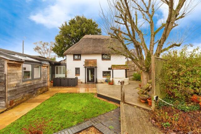 Bishopstone Road, Stone, 2 Bedroom Detached