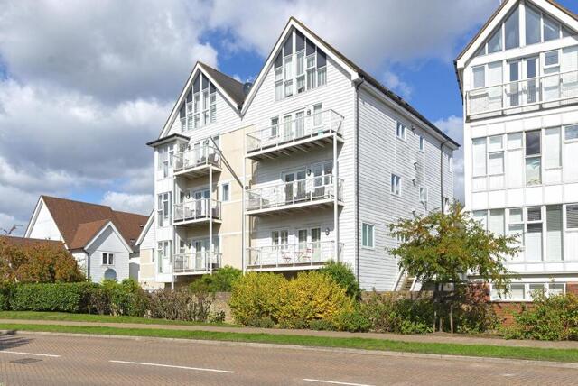 Edgar Close, Kings Hill, 3 Bedroom Apartment