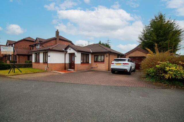 Berkeley Crescent, Radcliffe, 3 Bedroom Detached