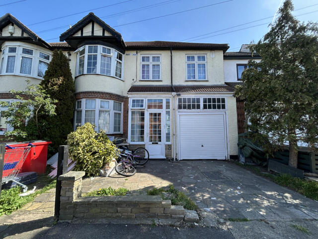 Maple Street, Romford, 6 Bedroom Terraced