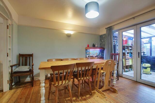 Upton Lane, Nursling, 3 Bedroom Semi-detached