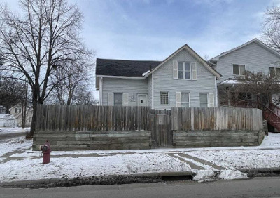 Rd St E, Saint Paul, Foreclosure Single-family Home