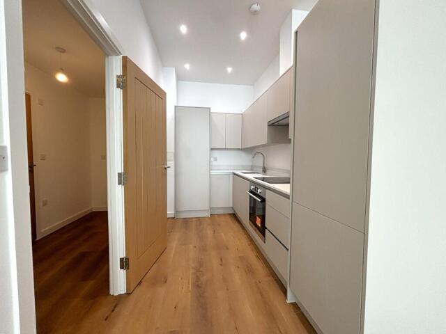 Lakeside Close, Staines-upon-thames, 1 Bedroom Apartment
