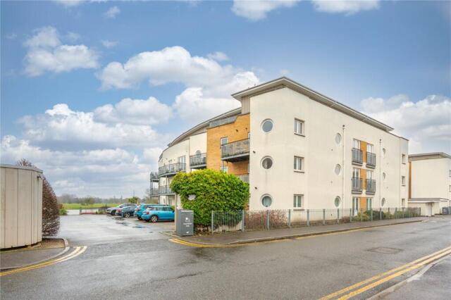 Bridge Wharf, Chertsey, 2 Bedroom Flat Bridge Wharf, Chertsey, 2 Bedroom Flat