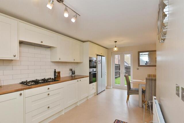 Bonaire Grange, Bletchley, 5 Bedroom Detached