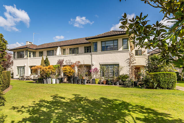 Colebrook Close, London, 3 Bedroom Flat