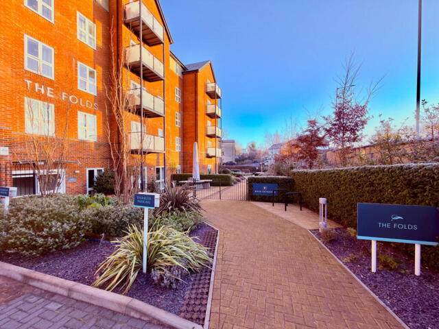 School Brow Apartment ,romiley, 1 Bedroom Flat