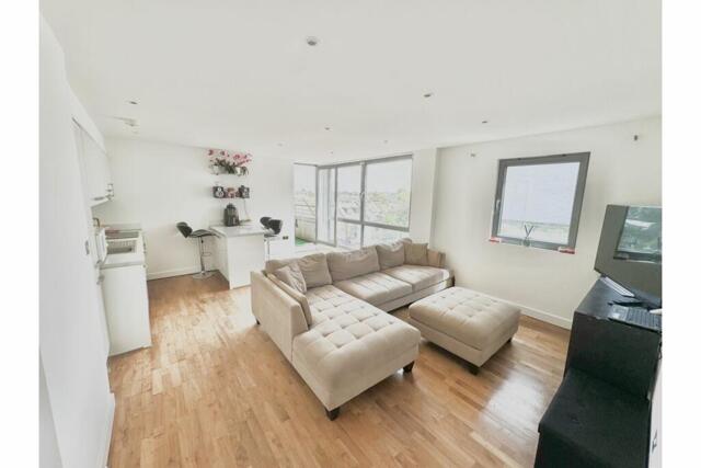 Clement Avenue, London, 2 Bedroom Flat