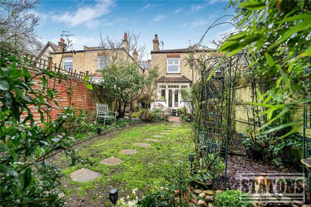 Hadley Road, Barnet, 4 Bedroom Semi-detached