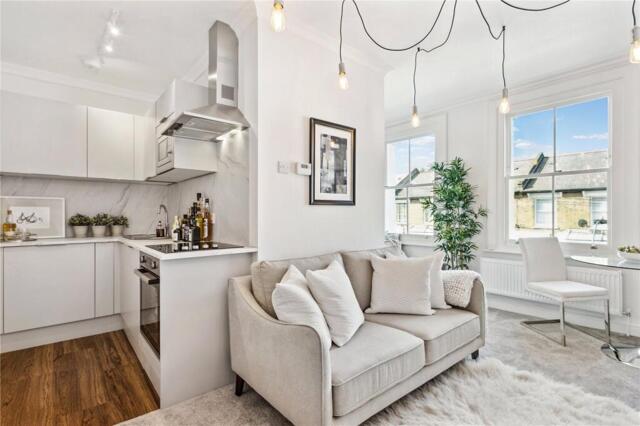 23 Irving Road, Grosvenor Court, Brook Green, 1 Bedroom Apartment