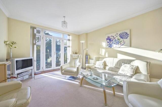 Mayfair Court, Stonegrove, 2 Bedroom Flat