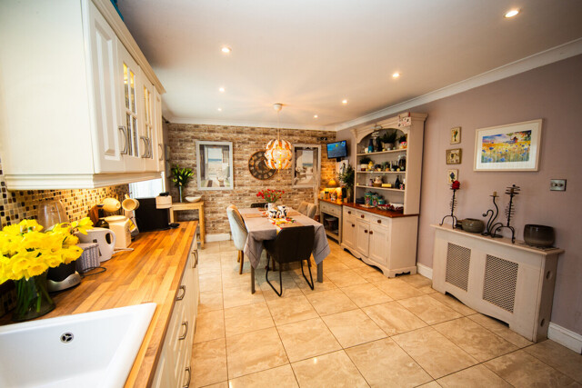 Limerick, Room For Rent