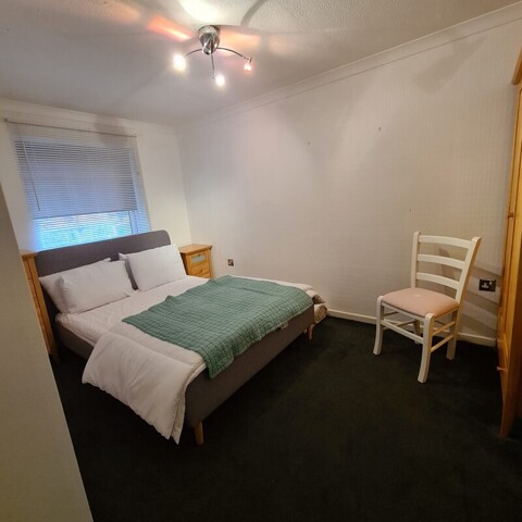 Kirkdale, Room For Rent