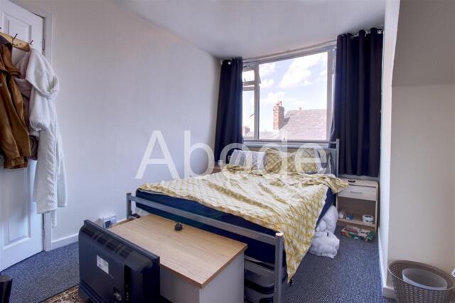 Autumn Street, Hyde Park, 2 Bedroom House