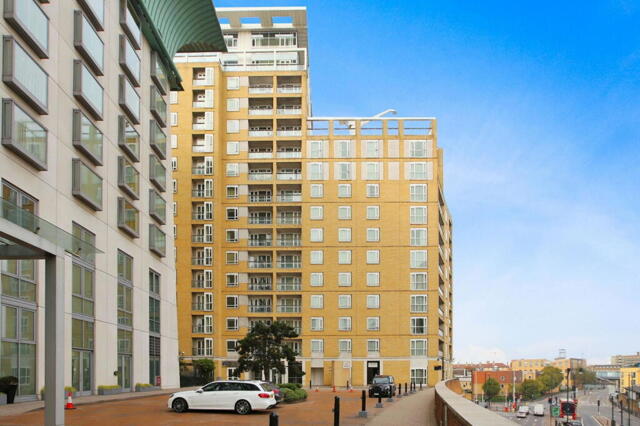Westferry Circus, London, 2 Bedroom Apartment