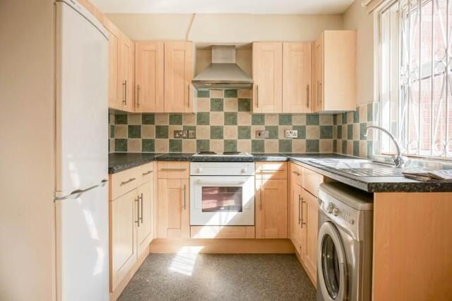 Welton Road, Flat,leeds, 3 Bedroom Apartment