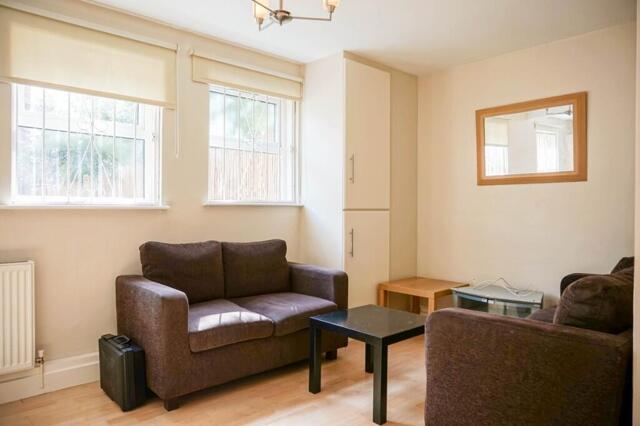 Welton Road, Flat,leeds, 3 Bedroom Apartment