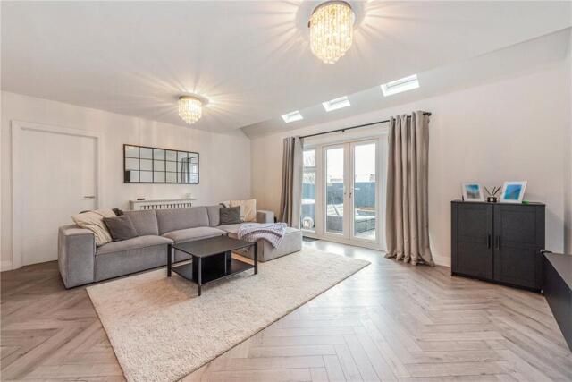 Wakelin Gardens, Winchester, 4 Bedroom Terraced