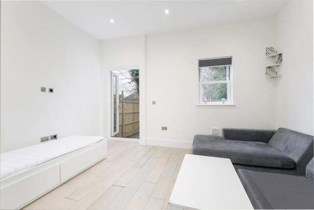 St Julians Farm Road, West Norwood, 1 Bedroom Flat