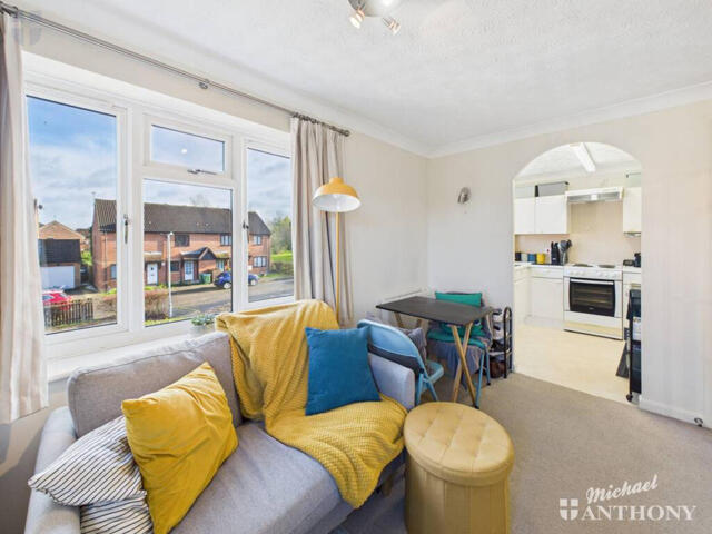 Parslow Court, Aylesbury, Studio Flat For