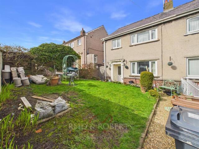 Maes Lygan, Pentre Halkyn, 3 Bedroom Semi-detached