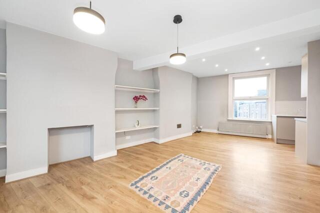 Devonshire Road, Forest Hill, 2 Bedroom Flat