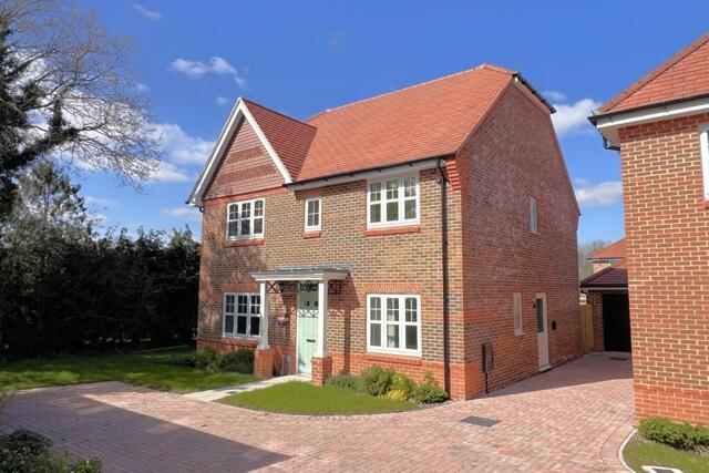 Charcoal Close, Alfold, 4 Bedroom Detached
